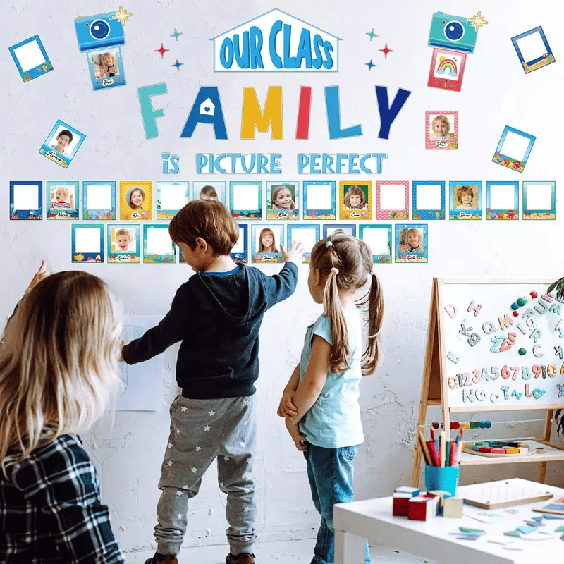 🏫"Our Class Is a Big Family" Photo-Frame Style Bulletin Board Decoration🎒
